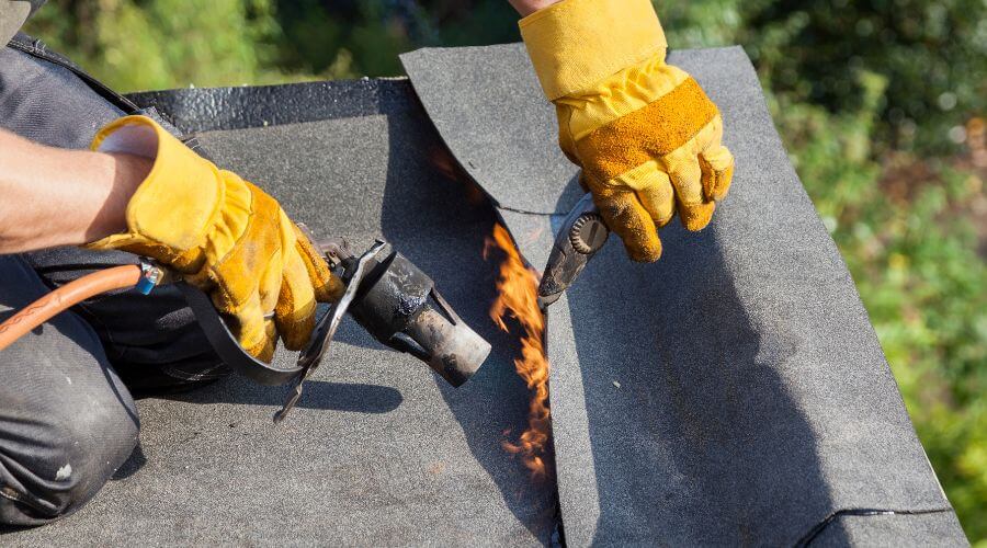 Professional gutter cleaning in Isabella, OK